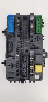 Opel Zafira B Fuse module 5DK00866924