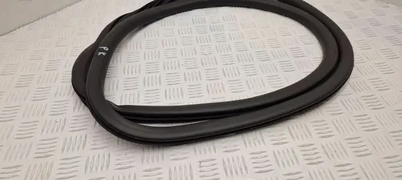 Peugeot 308 Front door rubber seal 