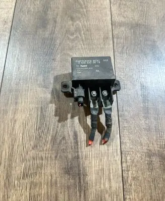 Mercedes-Benz E W211 Glow plug pre-heat relay A0025423819