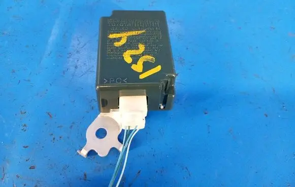 Toyota Prius+ (ZVW40) Tire pressure control unit 8976047040
