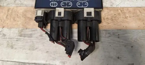Coolant fan relay