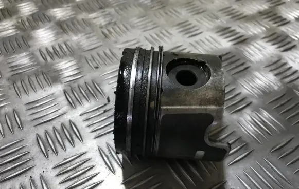 Citroen Xantia Piston 