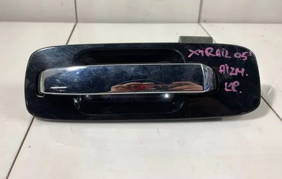 Nissan X-Trail T30 Front door exterior handle