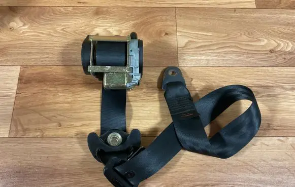 Peugeot 307 Front seatbelt 040065
