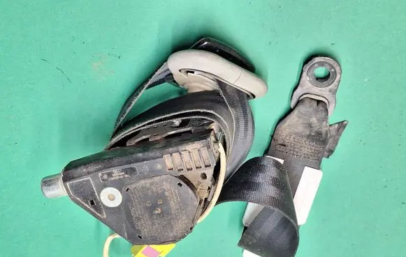 Volkswagen Caddy Front seatbelt 2k0857806