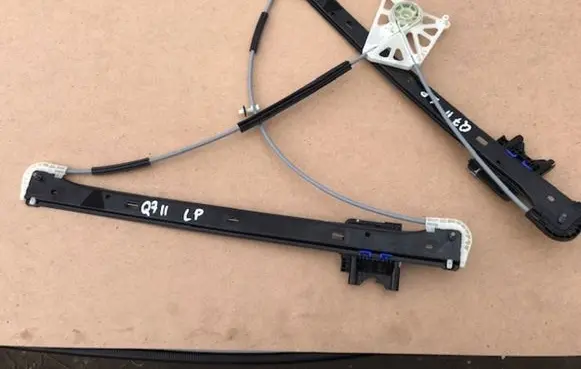 Audi Q7 4M Front window lifting mechanism without motor 4M0837461A