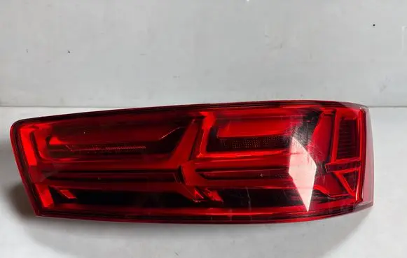 Audi Q7 4M Rear/tail lights 4M0945094L