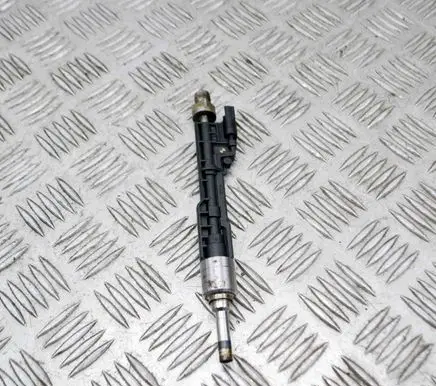 BMW 5 F10 F11 Fuel injector 0261500060 7645956