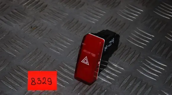 Honda CR-V Hazard light switch