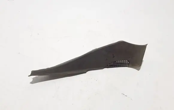 Chevrolet Silverado Wiper trim 84620971