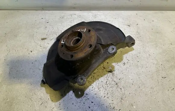 Volvo V70 Front wheel hub