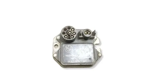 BMW 3 E30 Ignition amplifier control unit 1705608 8441 337179