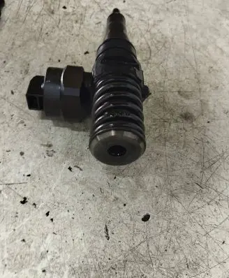 Audi A4 S4 B7 8E 8H Fuel injector