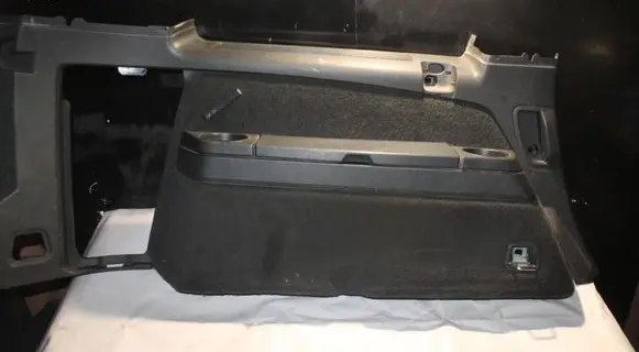 Volvo XC90 Centre console side trim rear 39861657
