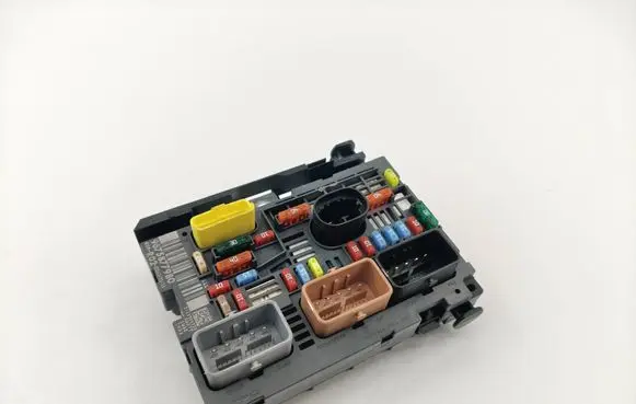 Citroen Berlingo Fuse box set 9675877980