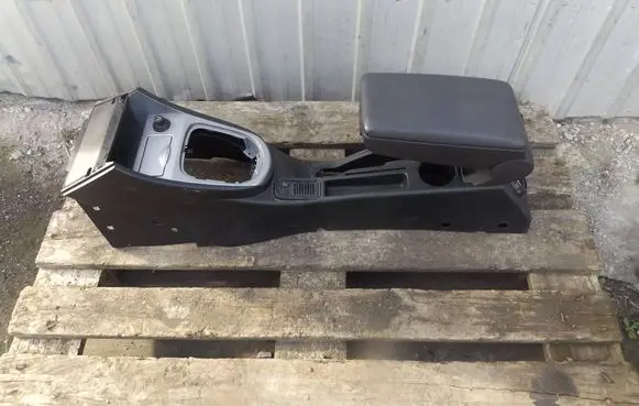 Alfa Romeo 147 Center console 