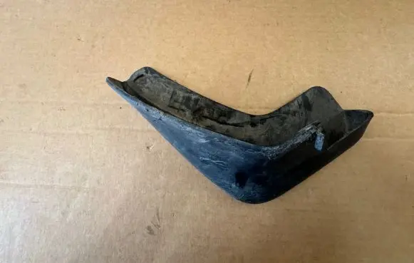 Nissan Leaf I (ZE0) Front mudguard KE7883N080