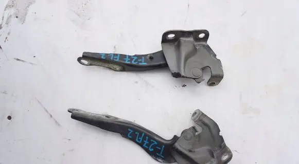 Toyota Avensis T270 Engine bonnet/hood hinges SKO71527