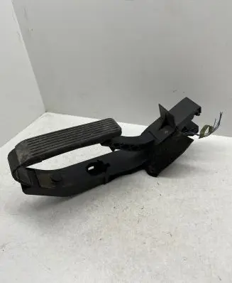 Mercedes-Benz E W211 Accelerator throttle pedal A2113010001 5183