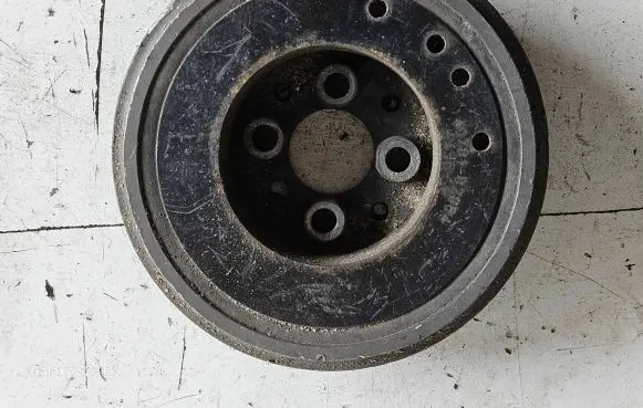 Volkswagen Caddy Crankshaft pulley 038105243