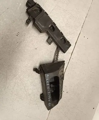 Opel Mokka X Rear bumper mounting bracket 42616243