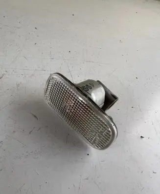 Toyota RAV 4 (XA20) Front fender indicator light