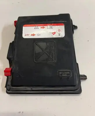 Peugeot 308 Fuse box cover 9678633380