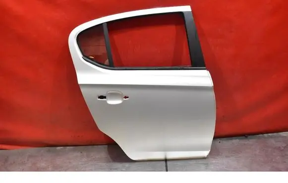Opel Corsa E Rear door 