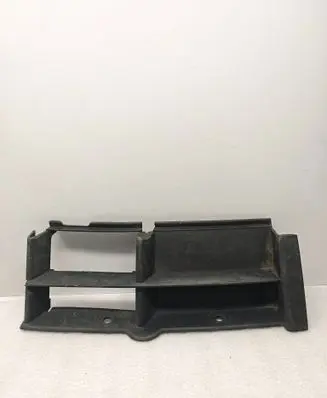 BMW 5 E39 Front bumper lower grill 8235640 51118235640