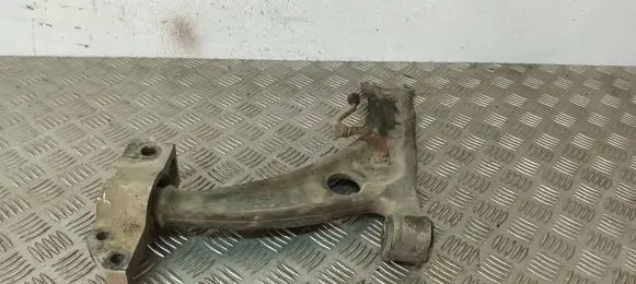 Volkswagen PASSAT B6 Front lower control arm/wishbone 3C0407153B