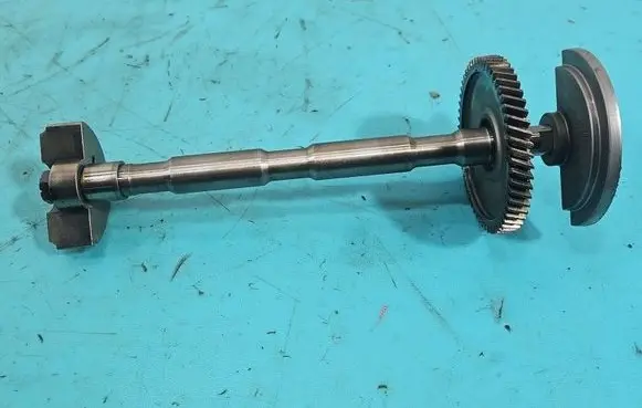 Peugeot 208 I Balance shaft 9675713580 IMPRK1552136