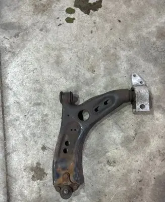 Volkswagen Golf VI Front lower control arm/wishbone 1K0407165A