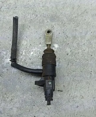 Audi A6 S6 C4 4A Clutch master cylinder 8E1721401