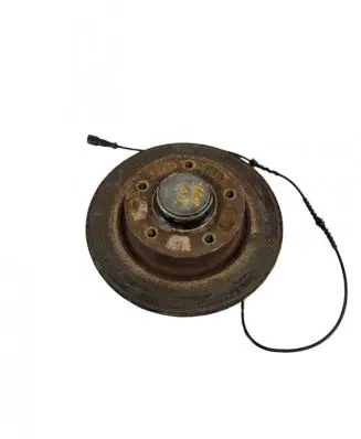 Rear wheel hub