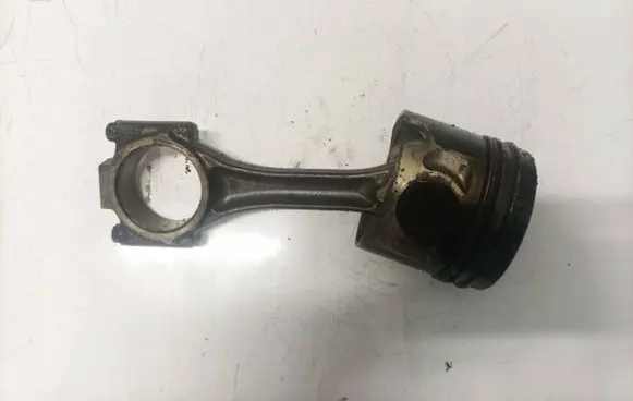 Volkswagen PASSAT B5.5 Piston with connecting rod