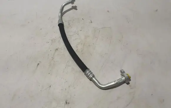 Volvo C40 Air conditioning (A/C) pipe/hose 32226965