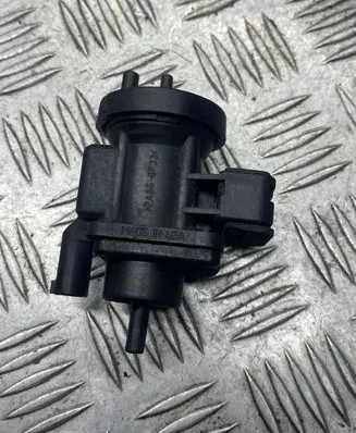 Mercedes-Benz E W211 Turbo solenoid valve A0005450427