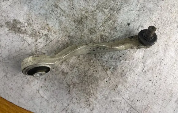 Volkswagen PASSAT B5 Front control arm