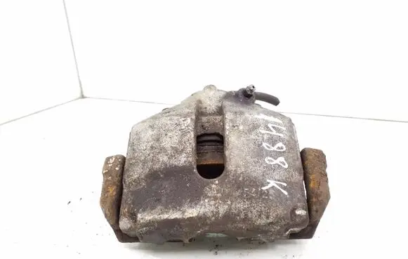 Volkswagen PASSAT B6 Front brake caliper