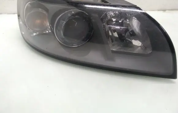 Volvo V50 Headlight/headlamp