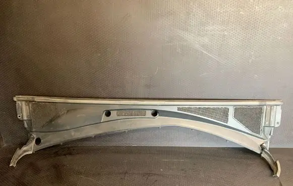 Lexus RX 330 - 350 - 400H Wiper trim 5570848042 5570848032