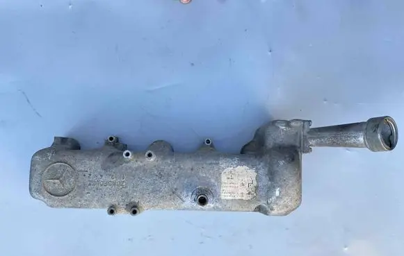 Mercedes-Benz 100 W631 Rocker cam cover R6160151205