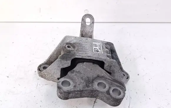 Opel Zafira C Engine mount bracket 13248544