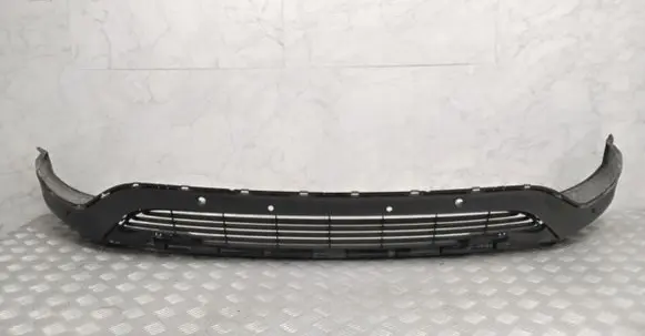 Front bumper lip