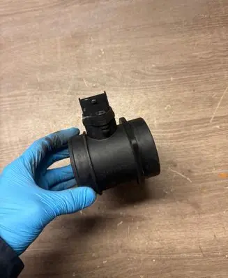 Volvo V70 Mass air flow meter 0280218088 8670115