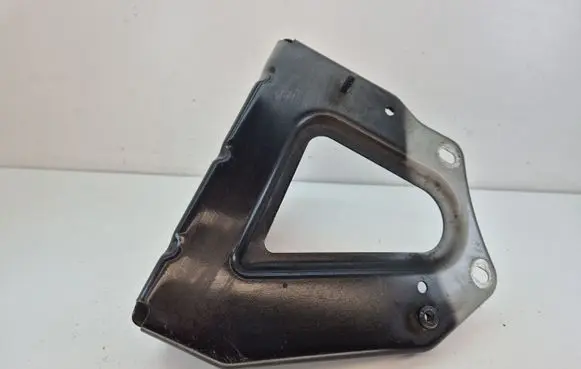 Audi A6 S6 C6 4F Fender mounting bracket 4F0821135B