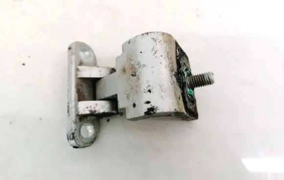 Volkswagen Golf V Tailgate/trunk/boot hinge