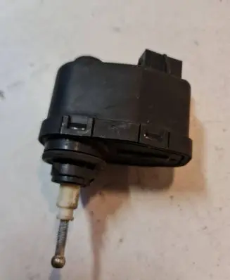 Volkswagen PASSAT B4 Headlight level adjustment motor 357941295 00437548