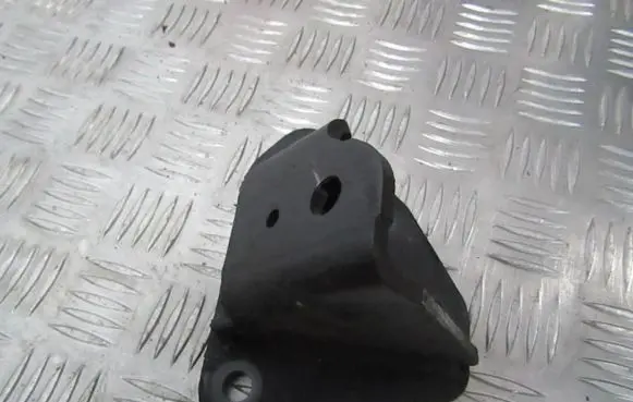 Nissan Navara D22 Engine mounting bracket