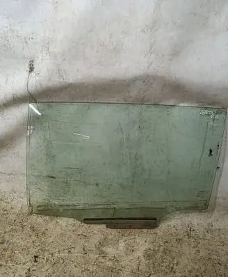 Toyota Verso Rear door window glass 43R-00097